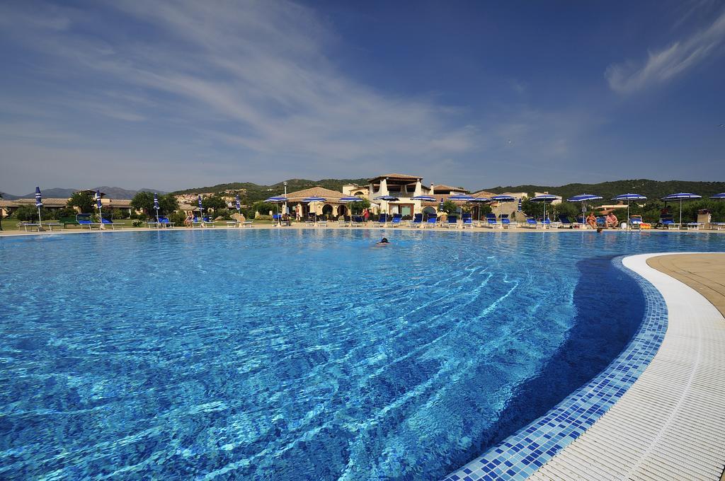 Hotel Baia Del Porto Budoni Exterior foto