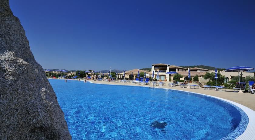 Hotel Baia Del Porto Budoni Exterior foto